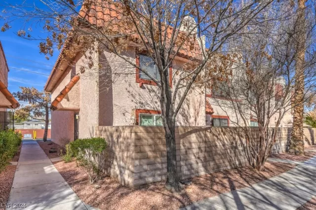 MLS: 2561109 Condo For Sale