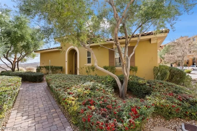 MLS: 2561156 Condo For Sale