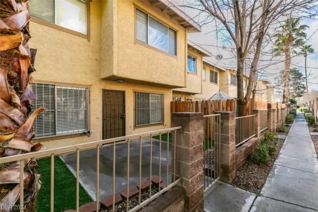 MLS: 2561179 Condo For Sale