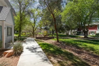 Photo #2: 2561187 Listing