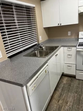 Photo #2: 2561239 Listing 