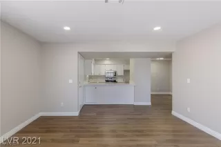 Photo #4: 2561258 Listing