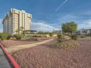 Photo #2: 2561262 Listing 