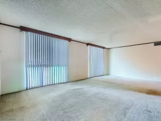 Photo #5: 2561262 Listing 