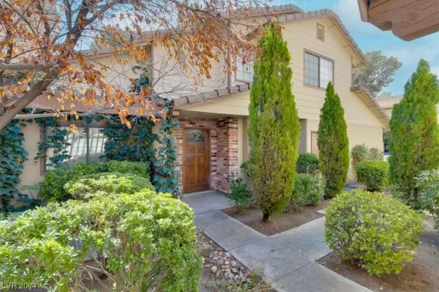 MLS: 2561263 Condo For Sale