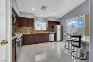 Photo #5: 2561278 Listing 