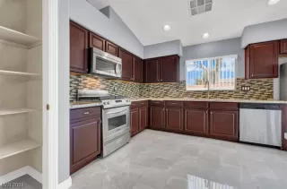 Photo #6: 2561278 Listing 