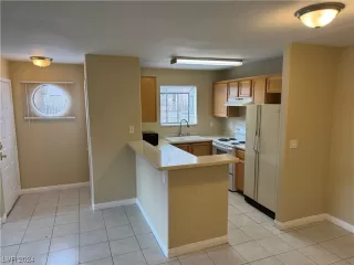 Photo #4: 2561287 Listing 