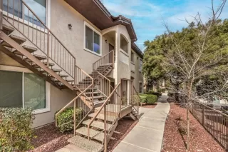 Photo #1: 2561305 Listing