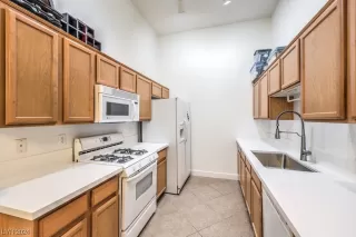 Photo #5: 2561305 Listing