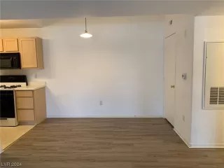 Photo #4: 2561312 Listing 