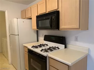 Photo #5: 2561312 Listing 