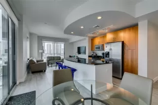 Photo #5: 2561345 Listing 