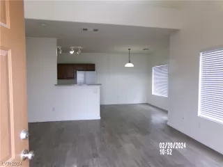 Photo #2: 2561349 Listing 