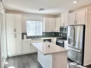 Photo #1: 2561350 Listing 
