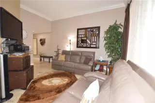 Photo #2: 2561362 Listing