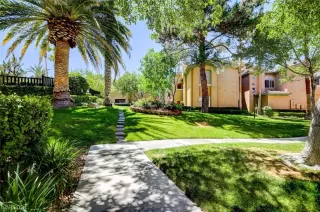 Photo #2: 2561382 Listing