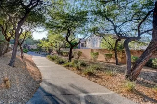 Photo #4: 2561382 Listing