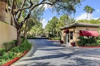 Photo #6: 2561382 Listing