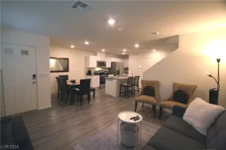 Photo #4: 2561411 Listing 