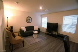 Photo #5: 2561411 Listing 