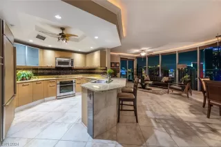 Photo #4: 2561445 Listing