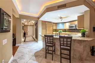 Photo #5: 2561445 Listing