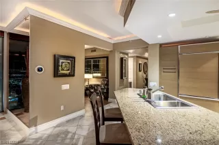 Photo #6: 2561445 Listing