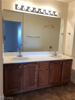 Photo #4: 2561457 Listing 