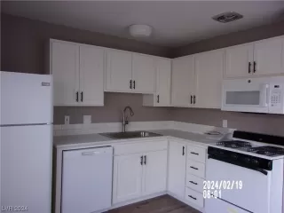 Photo #1: 2561465 Listing 