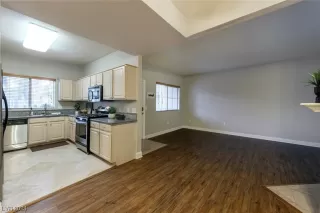 Photo #3: 2561479 Listing