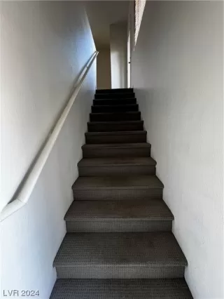 Photo #2: 2561491 Listing