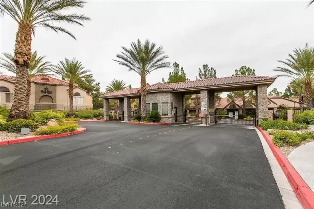 MLS: 2561497 Condo For Sale