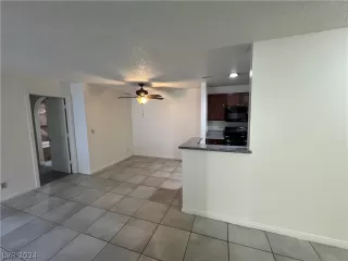 Photo #5: 2561497 Listing 