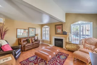 Photo #4: 2561505 Listing