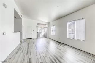 Photo #1: 2561518 Listing