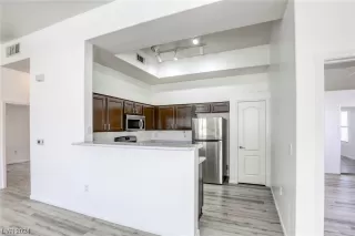 Photo #2: 2561518 Listing