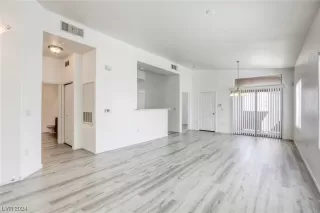 Photo #3: 2561518 Listing