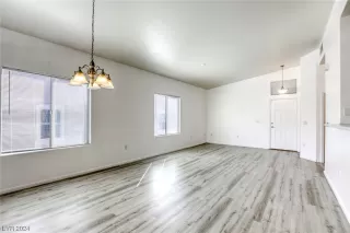 Photo #4: 2561518 Listing