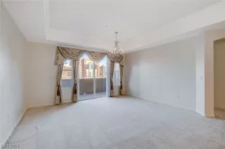 Photo #3: 2561530 Listing