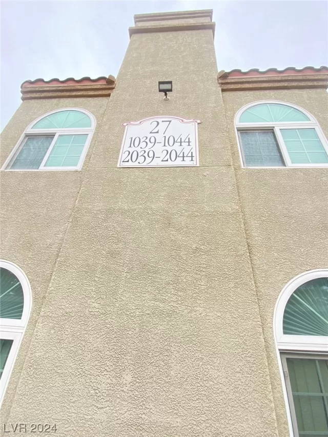 MLS: 2561548 Condo For Sale