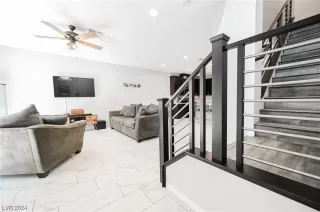 Photo #3: 2561573 Listing