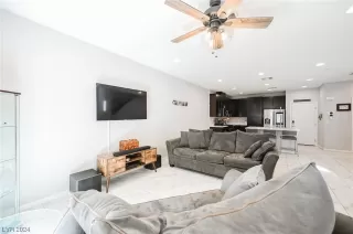 Photo #4: 2561573 Listing