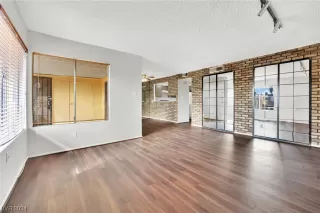 Photo #1: 2561589 Listing 