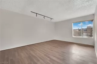 Photo #3: 2561589 Listing 