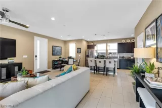 Photo #6: 2561611 Listing