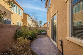 Photo #2: 2561628 Listing 