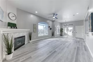 Photo #2: 2561658 Listing 