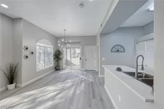 Photo #5: 2561658 Listing 