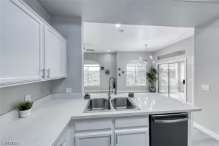 Photo #6: 2561658 Listing 